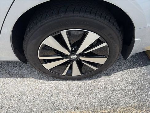 Used 2022 Nissan Altima 2.5 SV AWD/4WD image 8