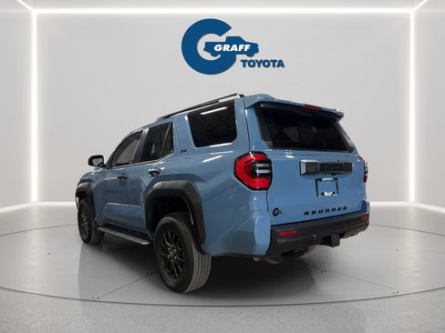 Used 2025 Toyota 4Runner SR5 AWD/4WD image 10