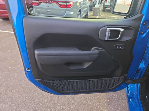 New 2026 Jeep Gladiator Sport image 7