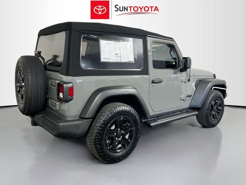 Used 2022 Jeep Wrangler Sport AWD/4WD image 4