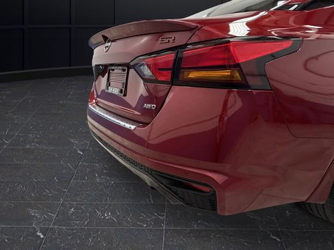 Used 2023 Nissan Altima 2.5 SR w/ SR Premium Package image 32