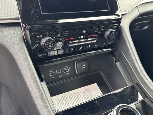 New 2025 Jeep Grand Cherokee L Altitude image 25