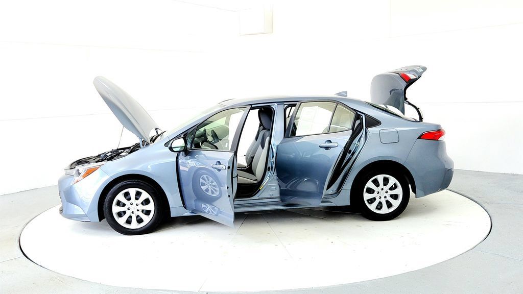 Used 2023 Toyota Corolla LE w/ Carpet Mat Package (TMS) FWD image 10