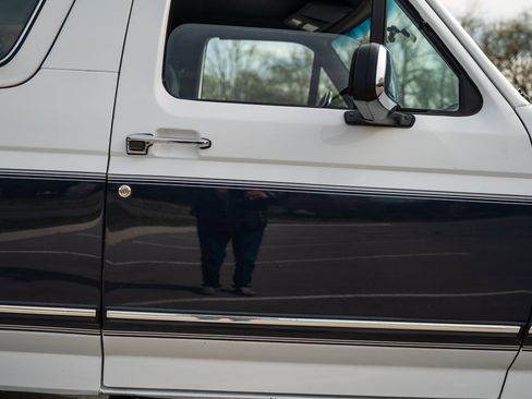 Used 1993 Ford Bronco XLT AWD/4WD image 36