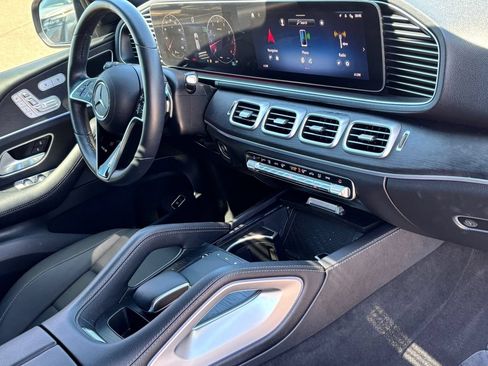 Used 2025 Mercedes-Benz GLE 350 4MATIC w/ AMG Line Exterior image 9