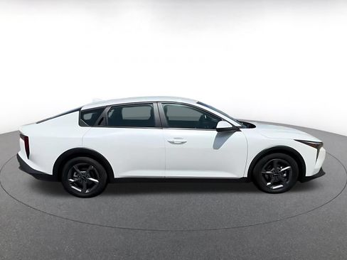Used 2026 Kia K4 FWD image 16