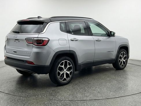 Used 2025 Jeep Compass Limited AWD/4WD image 9