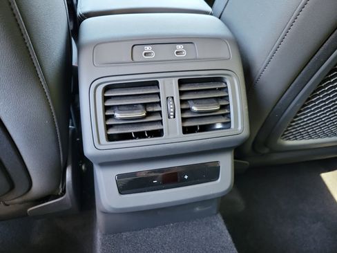 Used 2025 Audi Q5 Premium image 15