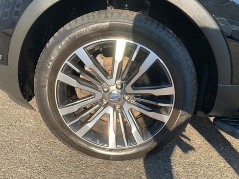 Used 2017 Ford Explorer Platinum image 25