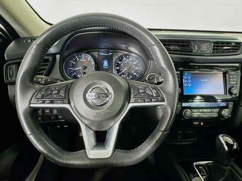 Used 2017 Nissan Rogue SL image 11