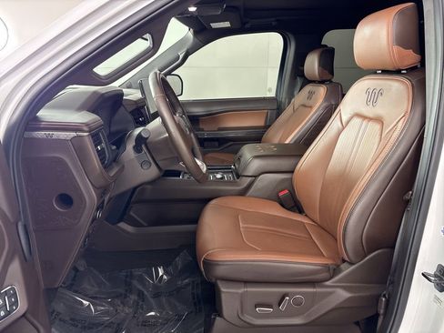 Used 2024 Ford Expedition King Ranch image 28