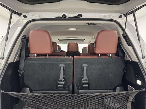 Used 2019 Lexus LX 570 4WD w/ Luxury Package image 22