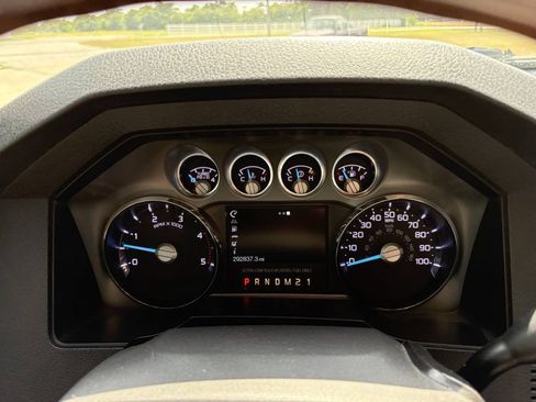 Used 2013 Ford F250 Platinum w/ FX4 Off Road Pkg AWD/4WD image 15