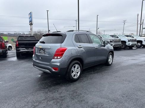 Used 2019 Chevrolet Trax LT w/ LT Convenience Package FWD image 3
