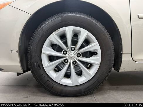 Used 2016 Toyota Camry LE image 10