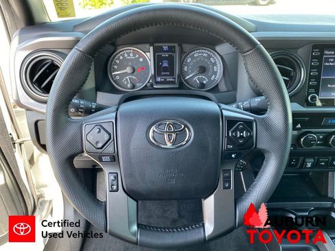 Certified 2022 Toyota Tacoma TRD Off-Road w/ Technology Package AWD/4WD image 40