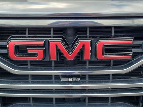 Certified 2022 GMC Sierra 1500 AT4 w/ Sierra Safety Plus Package AWD/4WD image 11