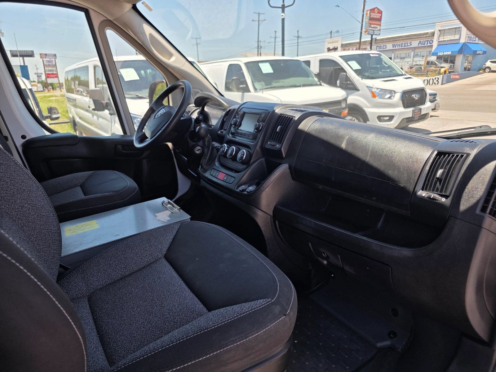 Used 2019 RAM ProMaster 2500 w/ Interior Convenience Group FWD image 10