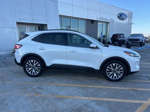 Used 2022 Ford Escape Titanium w/ Class II Trailer Tow Package image 2