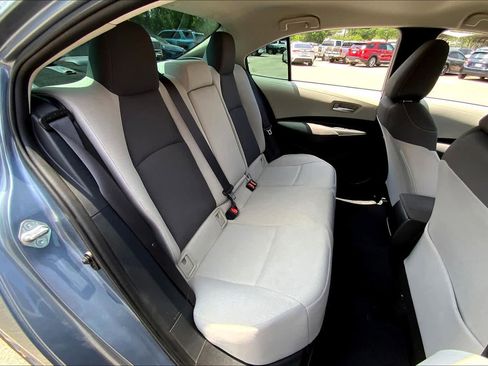 Used 2021 Toyota Corolla LE image 18