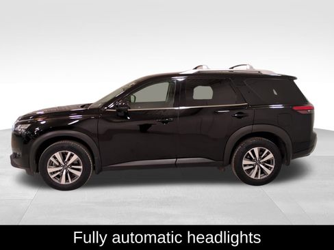 Used 2025 Nissan Pathfinder SL w/ Cargo Package image 7