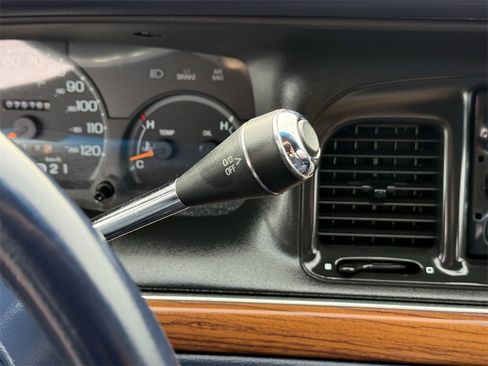 Used 1996 Ford Crown Victoria LX image 23