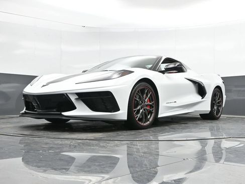 Used 2023 Chevrolet Corvette Stingray Premium Conv w/ Z51 Performance Package RWD image 46