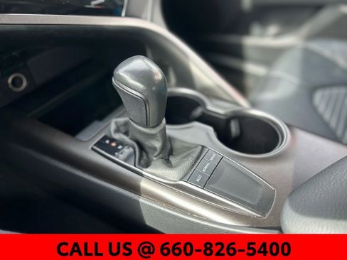 Used 2024 Toyota Camry SE image 11