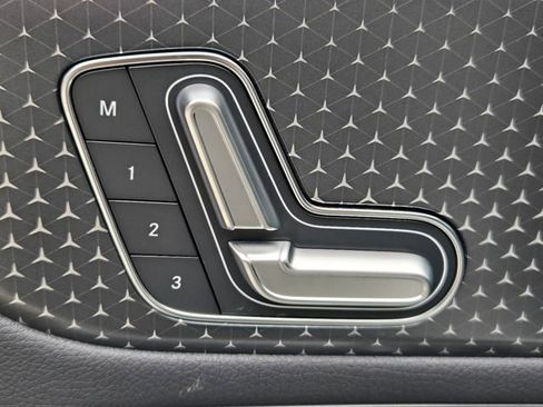 Certified 2025 Mercedes-Benz GLA 250 4MATIC image 17