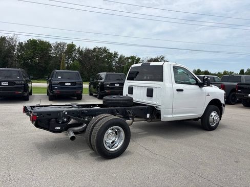 New 2026 RAM 3500 Tradesman w/ Chrome Appearance Group A AWD/4WD image 5