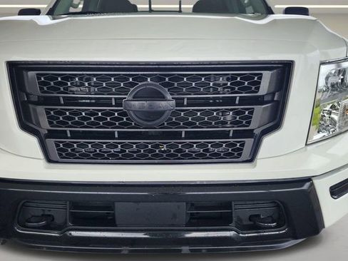 Used 2024 Nissan Titan SV AWD/4WD image 3