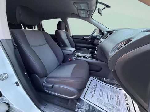 Used 2020 Nissan Pathfinder S image 13
