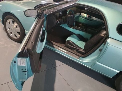 Used 2002 Ford Thunderbird Deluxe image 8