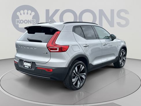 Used 2023 Volvo XC40 B5 Plus w/ Protection Package Premier AWD/4WD image 16