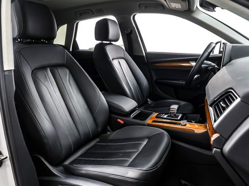 Used 2022 Audi Q5 2.0T Premium w/ Convenience Package image 7