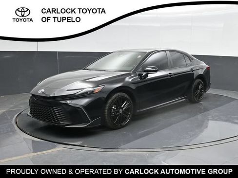 Used 2025 Toyota Camry SE w/ Convenience Package FWD image 8