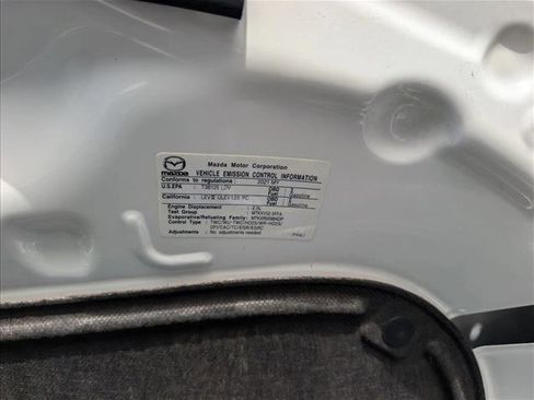 Used 2021 MAZDA MAZDA3 Hatchback w/Premium Plus Pkg image 21