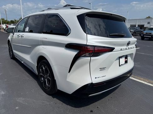New 2026 Toyota Sienna Platinum AWD/4WD image 4