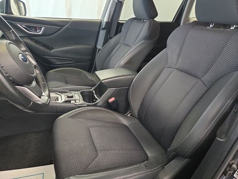 Used 2019 Subaru Forester Premium AWD/4WD image 10