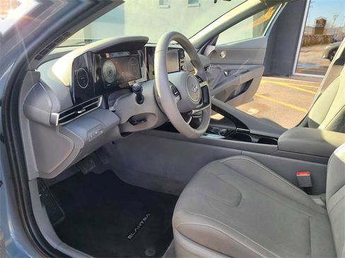 Used 2021 Hyundai Elantra SEL w/ Convenience + Premium Package image 12