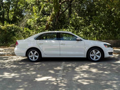 Used 2013 Volkswagen Passat 2.5 SE FWD image 10