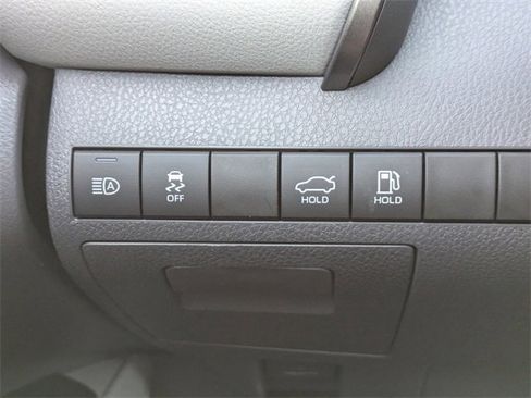 Used 2022 Toyota Camry SE image 22