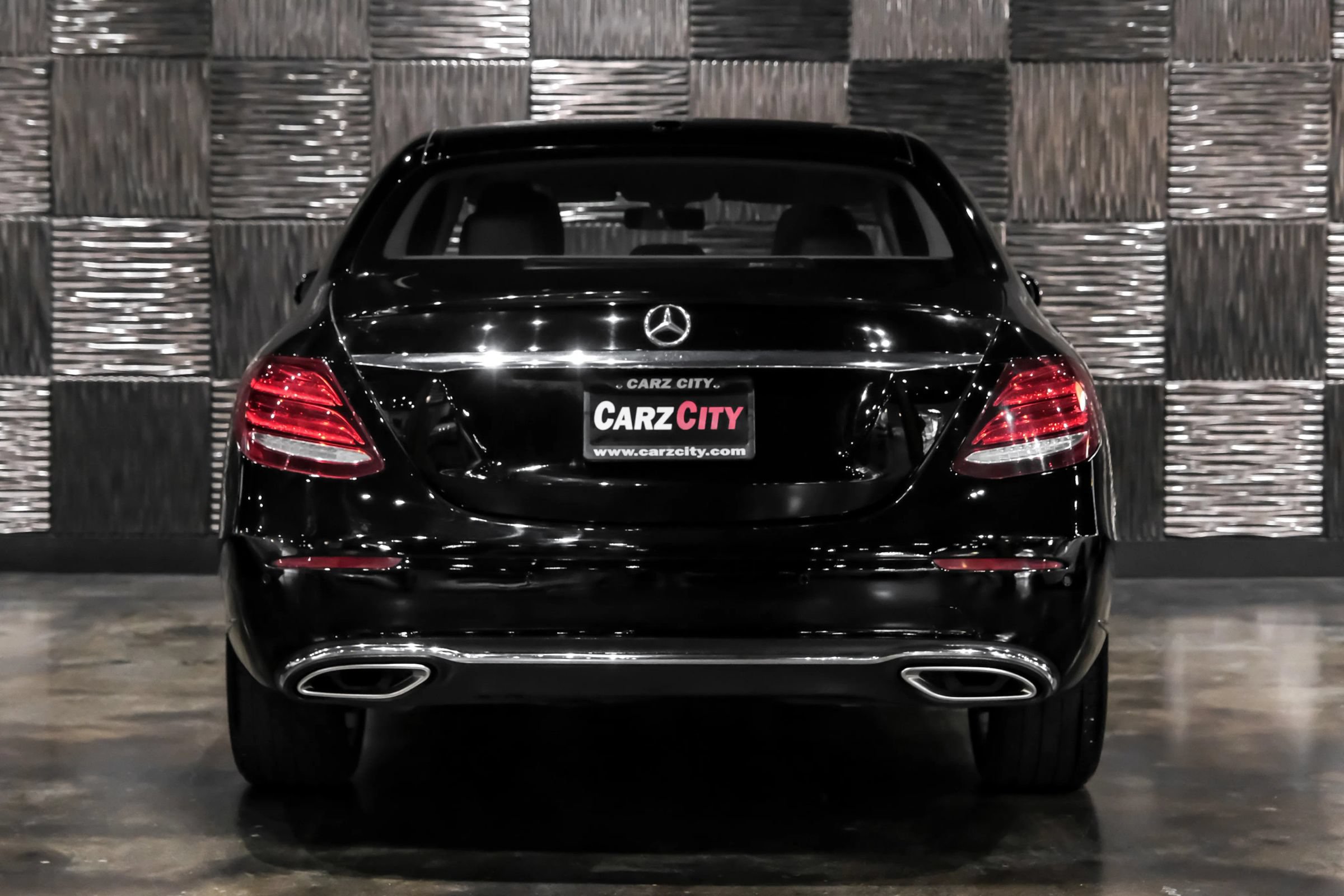 Used 2017 Mercedes-Benz E 300 image 9