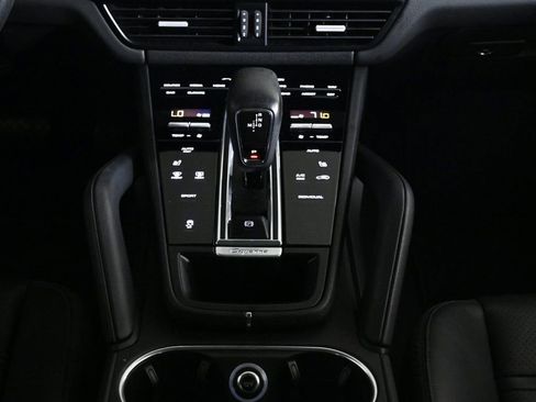 Certified 2023 Porsche Cayenne image 15