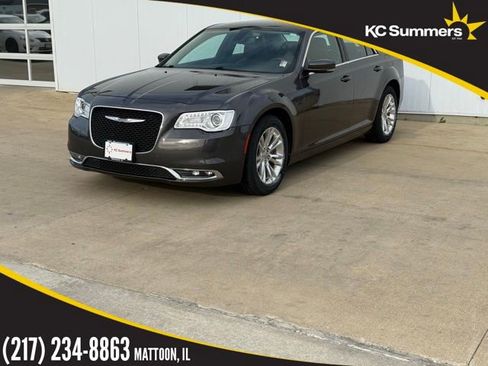 Used 2021 Chrysler 300 Touring L RWD image 1