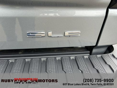 Used 2025 GMC Sierra 1500 SLE image 14