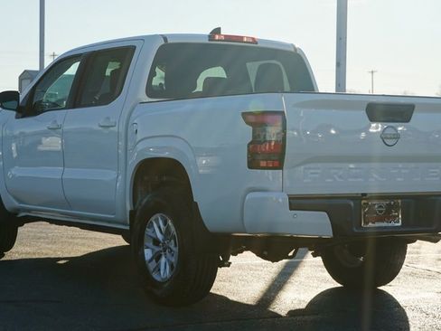 Used 2024 Nissan Frontier SV w/ Technology Package image 7