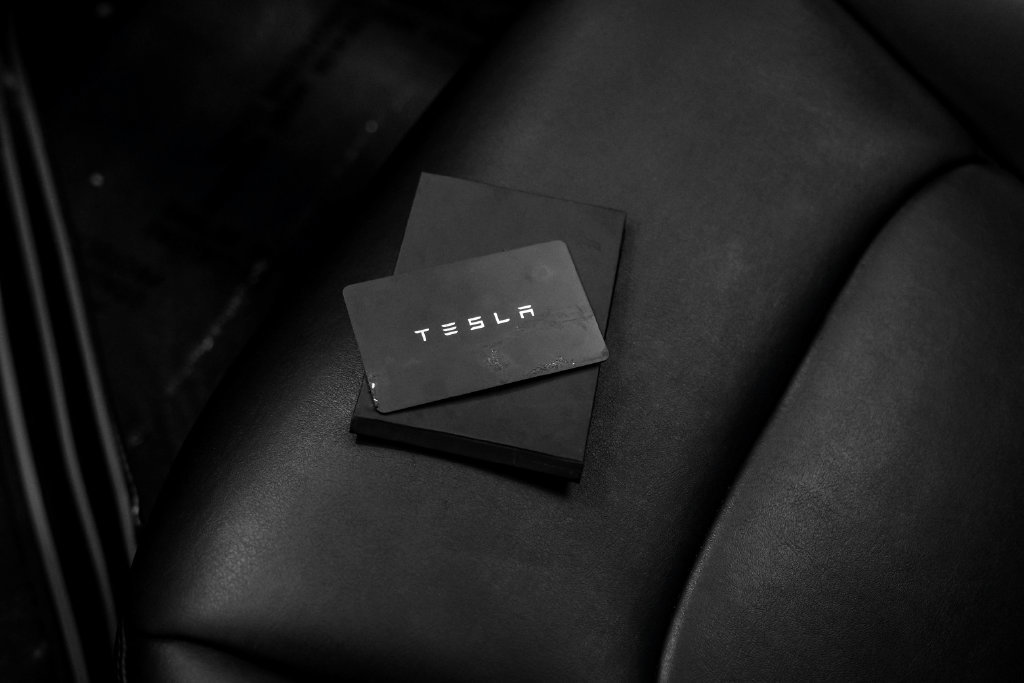 Used 2018 Tesla Model 3 Long Range RWD image 49