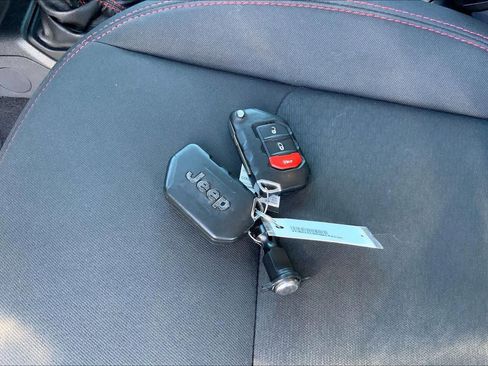 Used 2022 Jeep Wrangler Rubicon w/ LED Lighting Group image 15