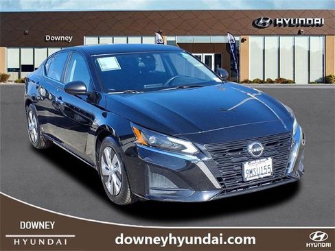 Used 2024 Nissan Altima 2.5 S image 3